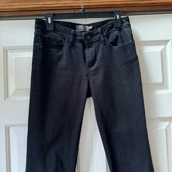 Levi’s San Francisco Demi Curve Classic Straight Leg Indigo Black Denim Jeans 28 - Picture 2 of 15